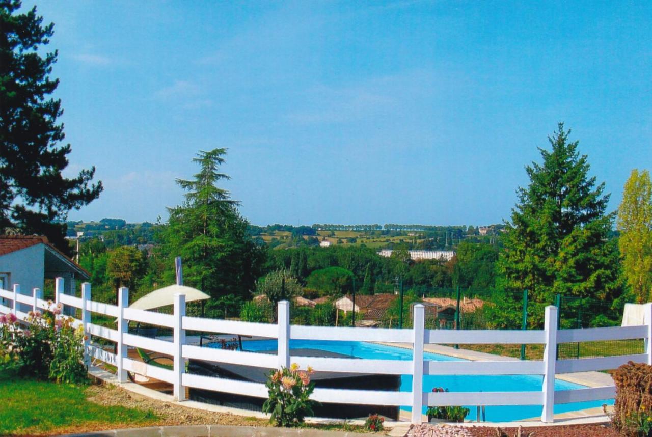 Chambre D'Hotes A Nérac エクステリア 写真